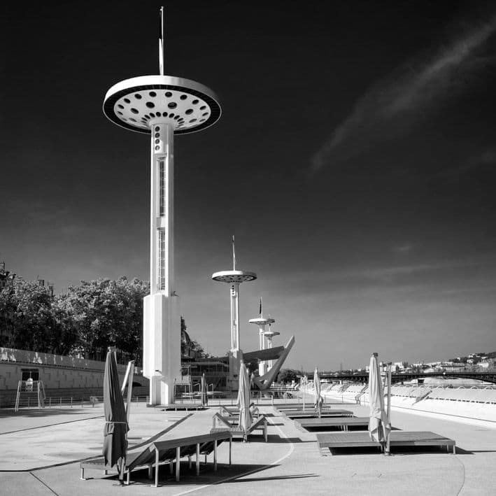 /uploads/Lyon_la_piscine_et_parasol_NB_cadre_1953b1c4df.jpg